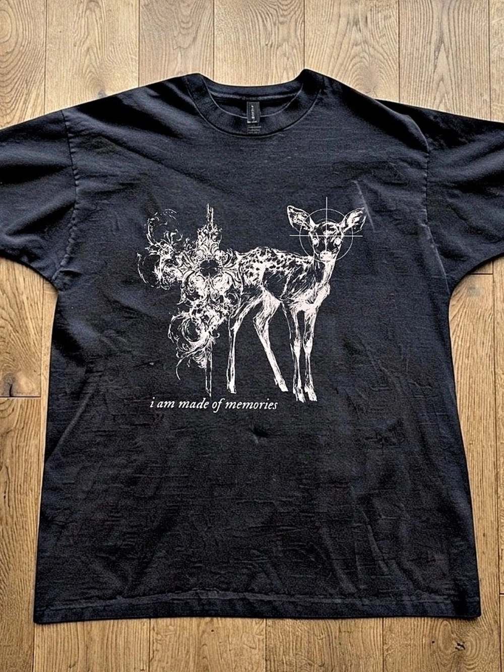 Graphic Short Sleeve T-Shirt Gildan in Black
